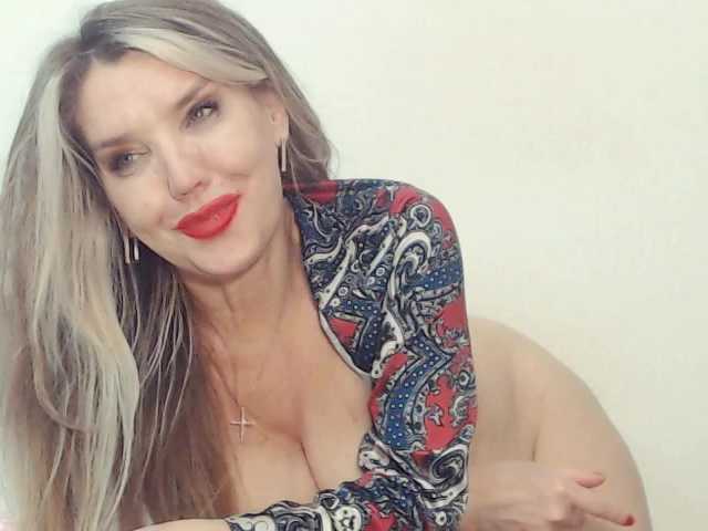 Drakulaura1's BongaCams show and profile