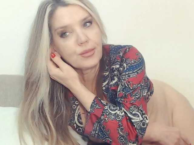 Drakulaura1's BongaCams show and profile