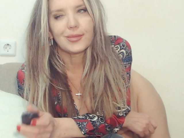 Drakulaura1's BongaCams show and profile