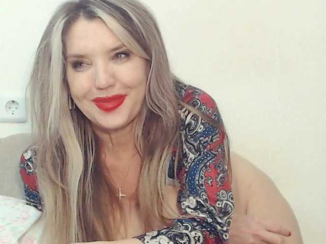 Drakulaura1's BongaCams show and profile