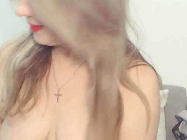 Drakulaura1's BongaCams show and profile