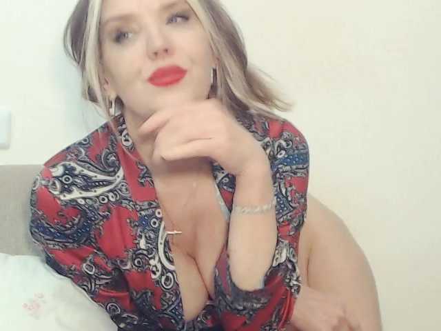 Drakulaura1's BongaCams show and profile