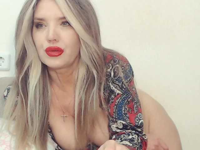 Drakulaura1's BongaCams show and profile