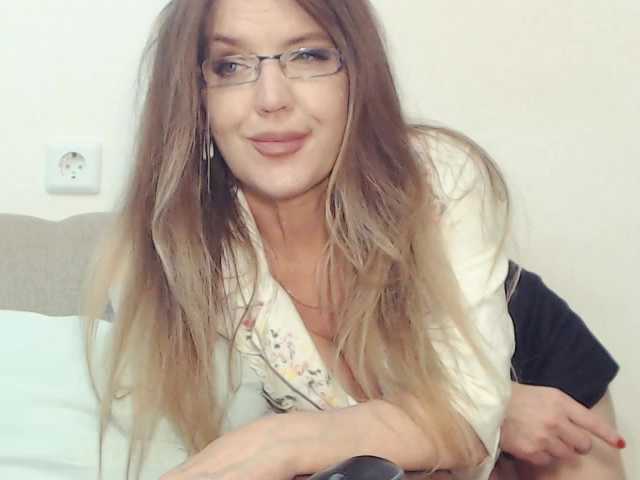 Drakulaura1 from BongaCams