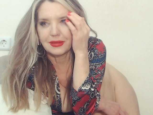 Drakulaura1's BongaCams show and profile