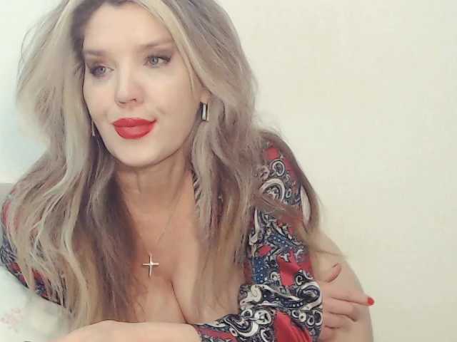 Drakulaura1's BongaCams show and profile