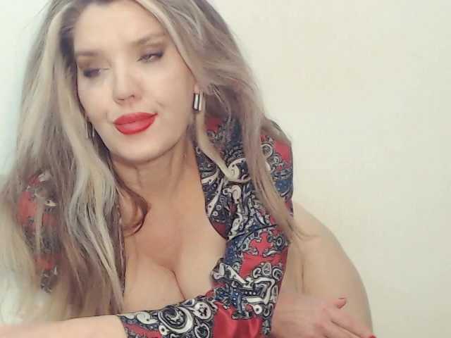 Drakulaura1's BongaCams show and profile