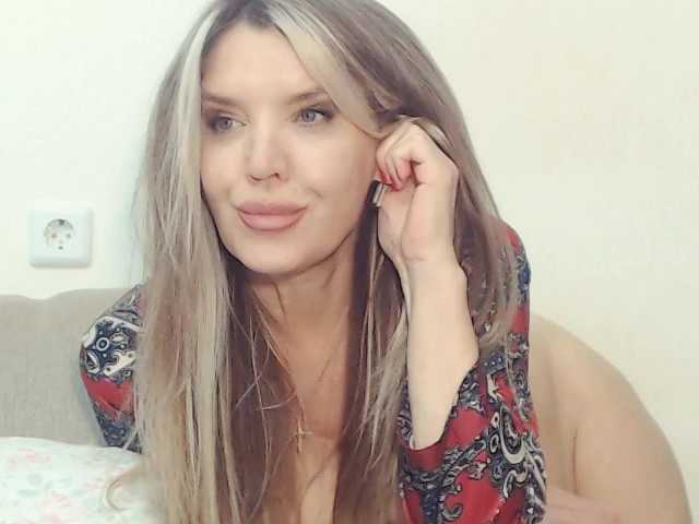 Drakulaura1's BongaCams show and profile