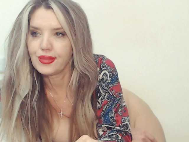 Drakulaura1's BongaCams show and profile