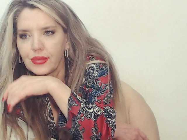 Drakulaura1's BongaCams show and profile