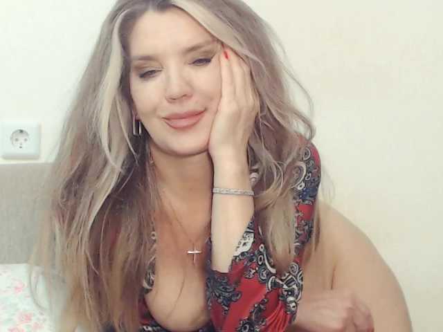 Drakulaura1's BongaCams show and profile