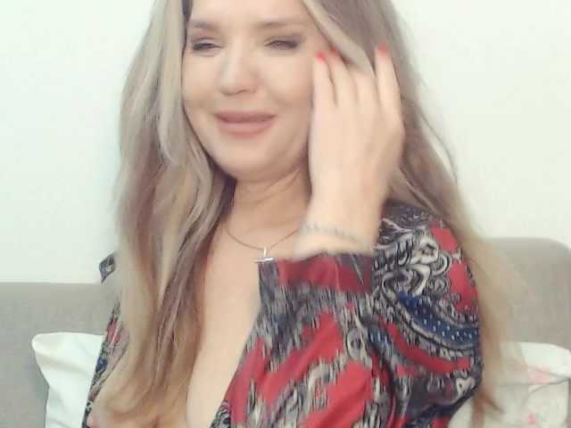 Drakulaura1's BongaCams show and profile