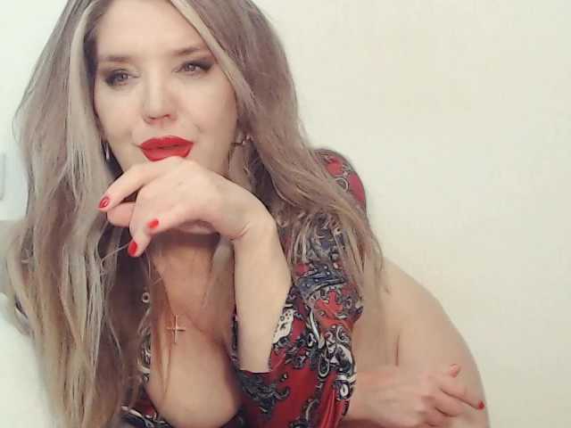 Drakulaura1 live cam profile