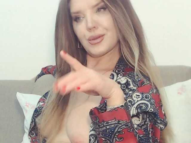 Drakulaura1 live cam