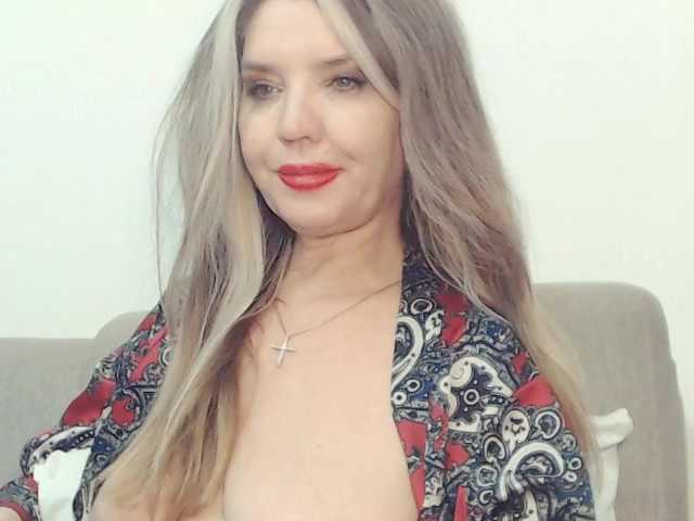 Drakulaura1's BongaCams show and profile