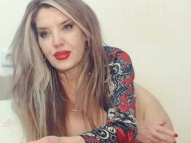 Drakulaura1 live cam profile