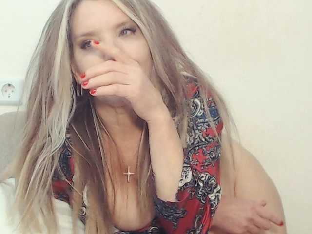 drakulaura1 live show