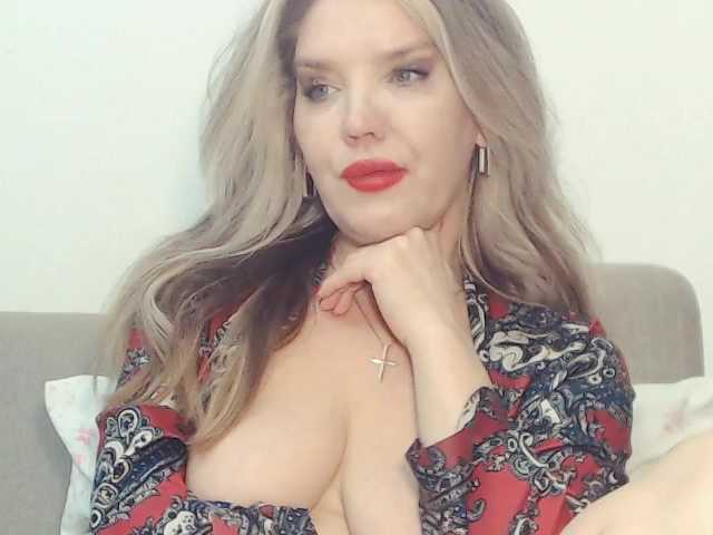 Drakulaura1's BongaCams show and profile