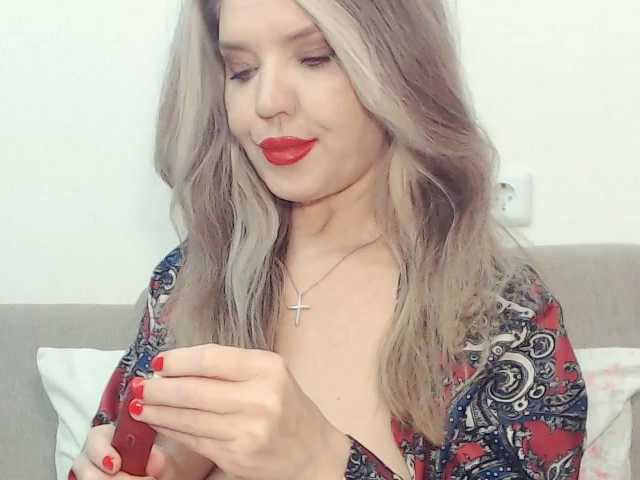 Drakulaura1's BongaCams show and profile