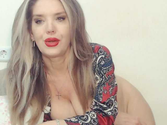 Drakulaura1's BongaCams show and profile