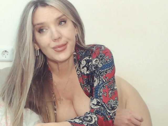 Drakulaura1's BongaCams show and profile