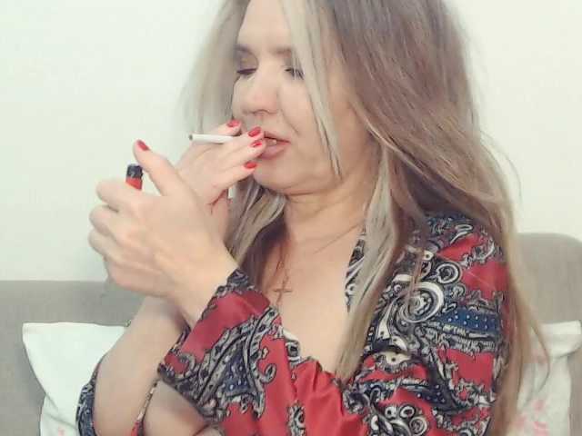 Drakulaura1's BongaCams show and profile