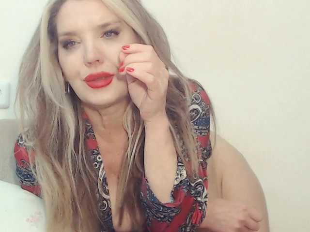 Drakulaura1's BongaCams show and profile