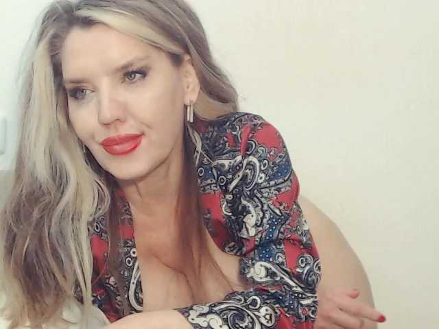 Drakulaura1's BongaCams show and profile