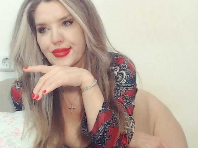 Drakulaura1's BongaCams show and profile