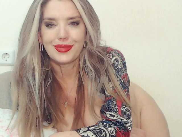 Drakulaura1's BongaCams show and profile