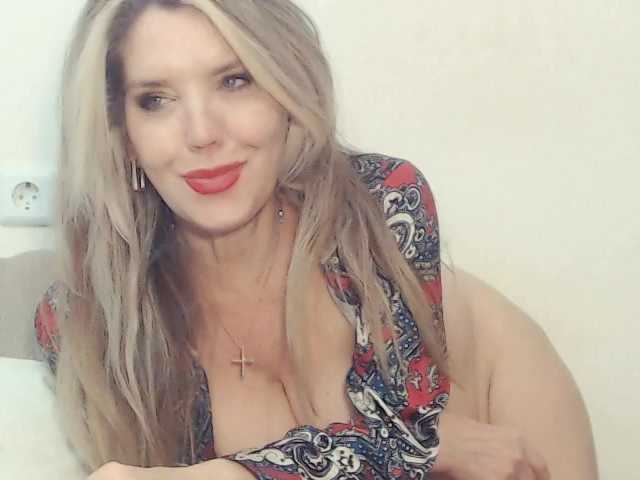 Drakulaura1's BongaCams show and profile