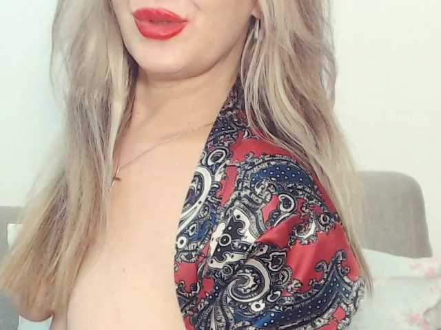 Drakulaura1's BongaCams show and profile