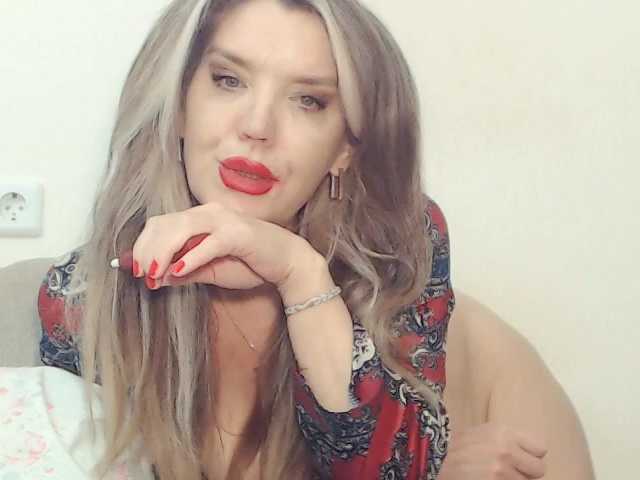 Drakulaura1's BongaCams show and profile