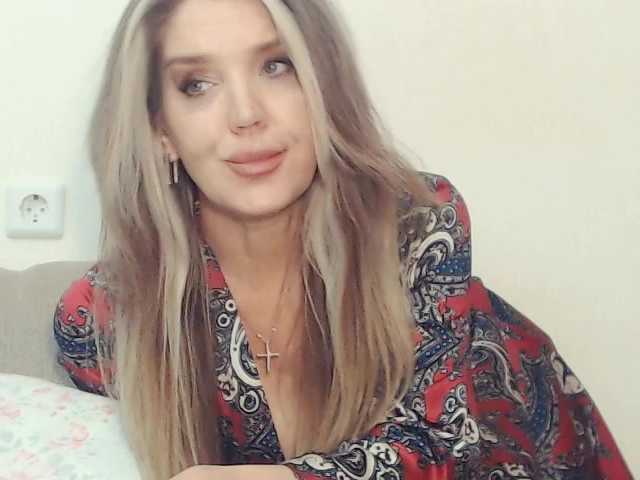 Drakulaura1's BongaCams show and profile