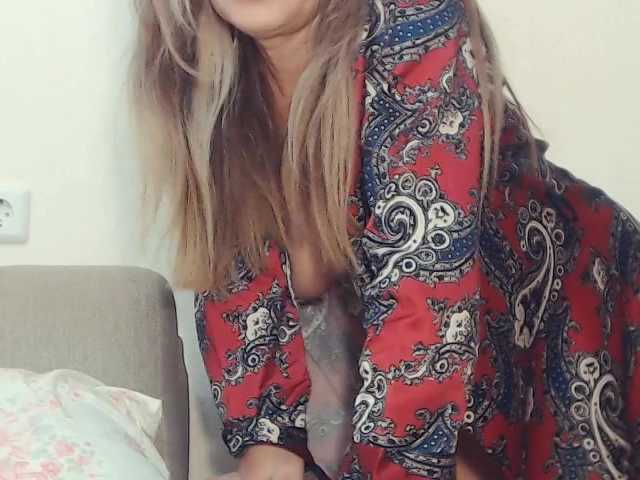 Drakulaura1's BongaCams show and profile