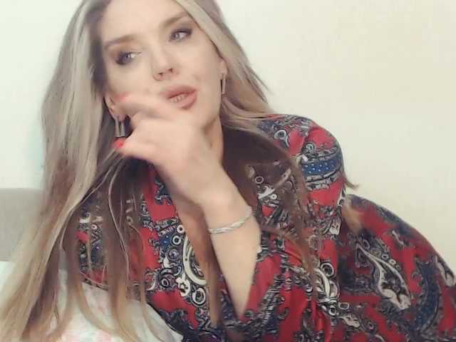 Drakulaura1's BongaCams show and profile