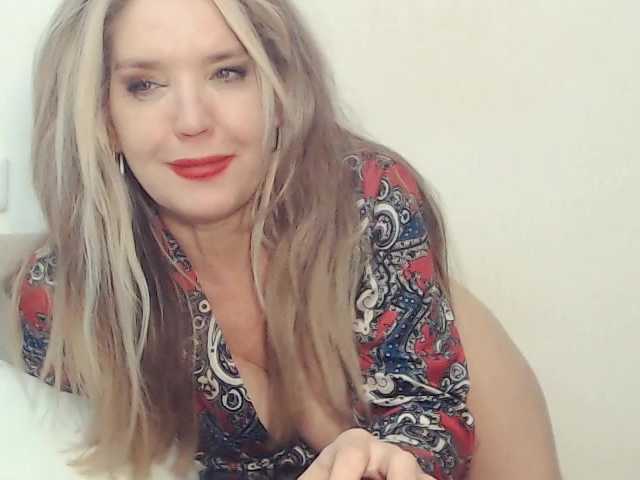 Drakulaura1's BongaCams show and profile