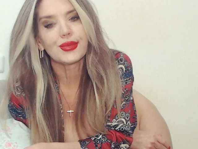 Drakulaura1's BongaCams show and profile