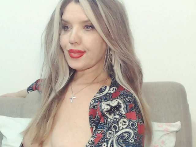 Drakulaura1's BongaCams show and profile