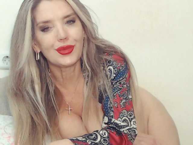 Drakulaura1's BongaCams show and profile
