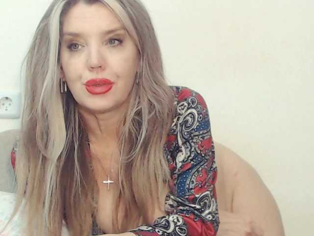 Drakulaura1's BongaCams show and profile