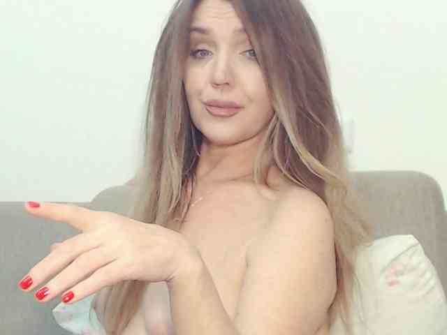 Drakulaura1 Live Webcam on BongaCams