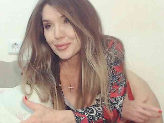 Drakulaura1 Live Webcam on BongaCams