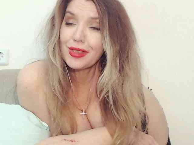 webcam chat room Drakulaura1