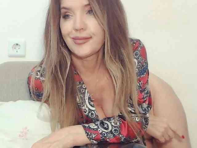 Drakulaura1 Live Webcam on BongaCams