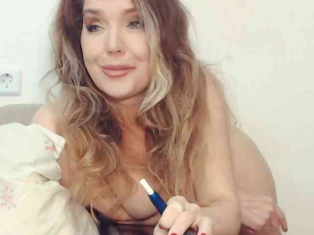chatroom nude Drakulaura1