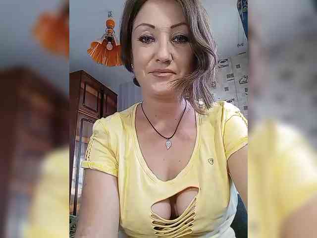 8BESTGirl8 webcam