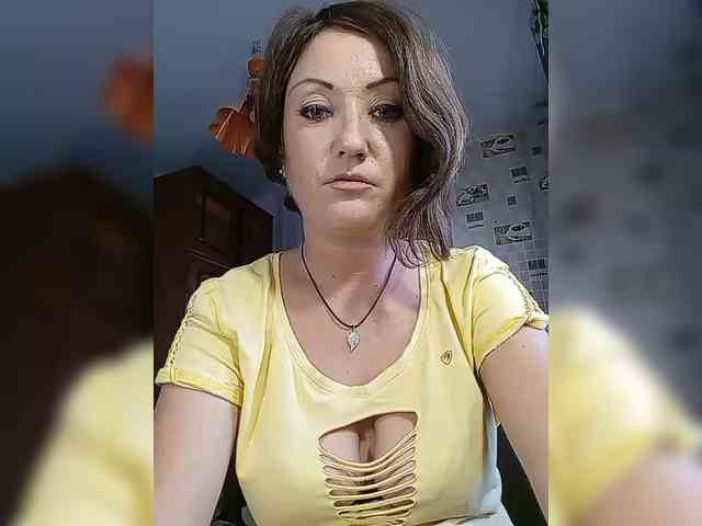 8BESTGirl8 webcam