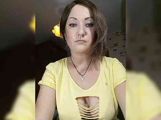 8BESTGirl8 webcam