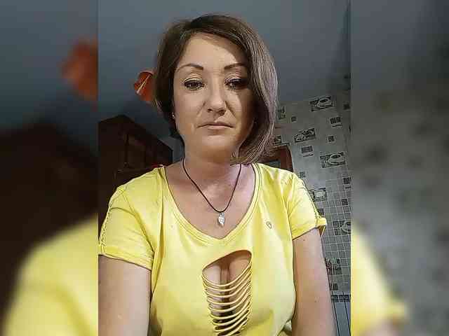 8BESTGirl8 webcam